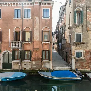 https://venice-little-canal.hotelslidodijesolo.com